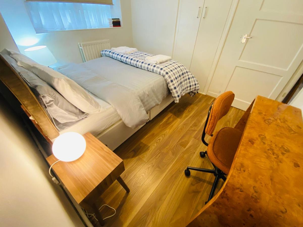 3 Bed Apartment In Camden Лондон Екстериор снимка